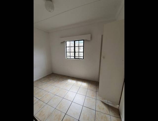 2 BEDROOM PROPERTY TO RENT IN OATLANDS